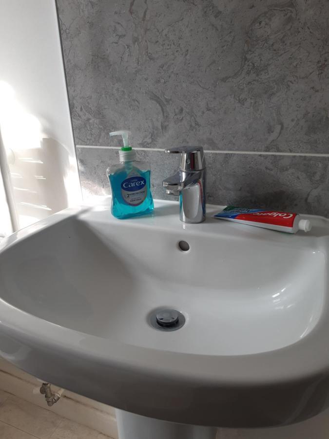Our Guests Are Royal Apartment Higham Ferrers Exterior photo